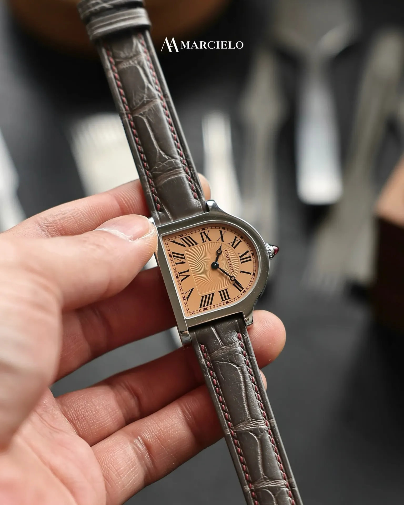 Dây đồng hồ thủ công - Cartier Cloche - Da Cá Sấu - Màu Xám