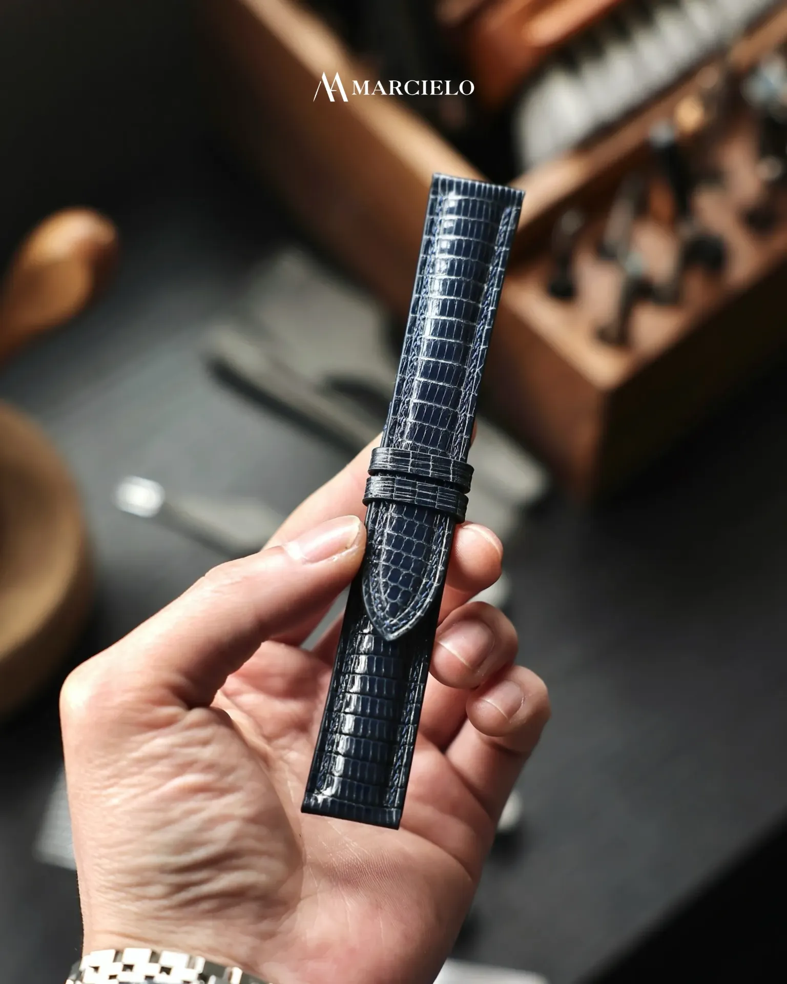 Dây đồng hồ thủ công - EONIQ - Da Kỳ Đà - Màu Xanh Navy