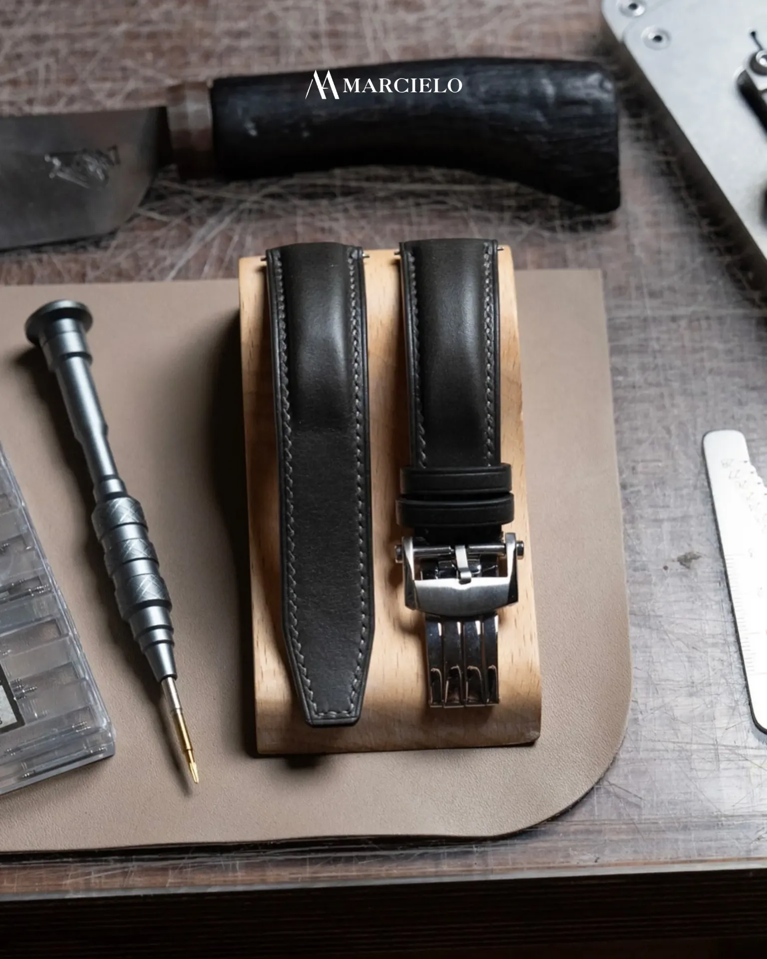 Dây đồng hồ thủ công - IWC Hand Wound Moon Phase- Da Bò - Màu Đen