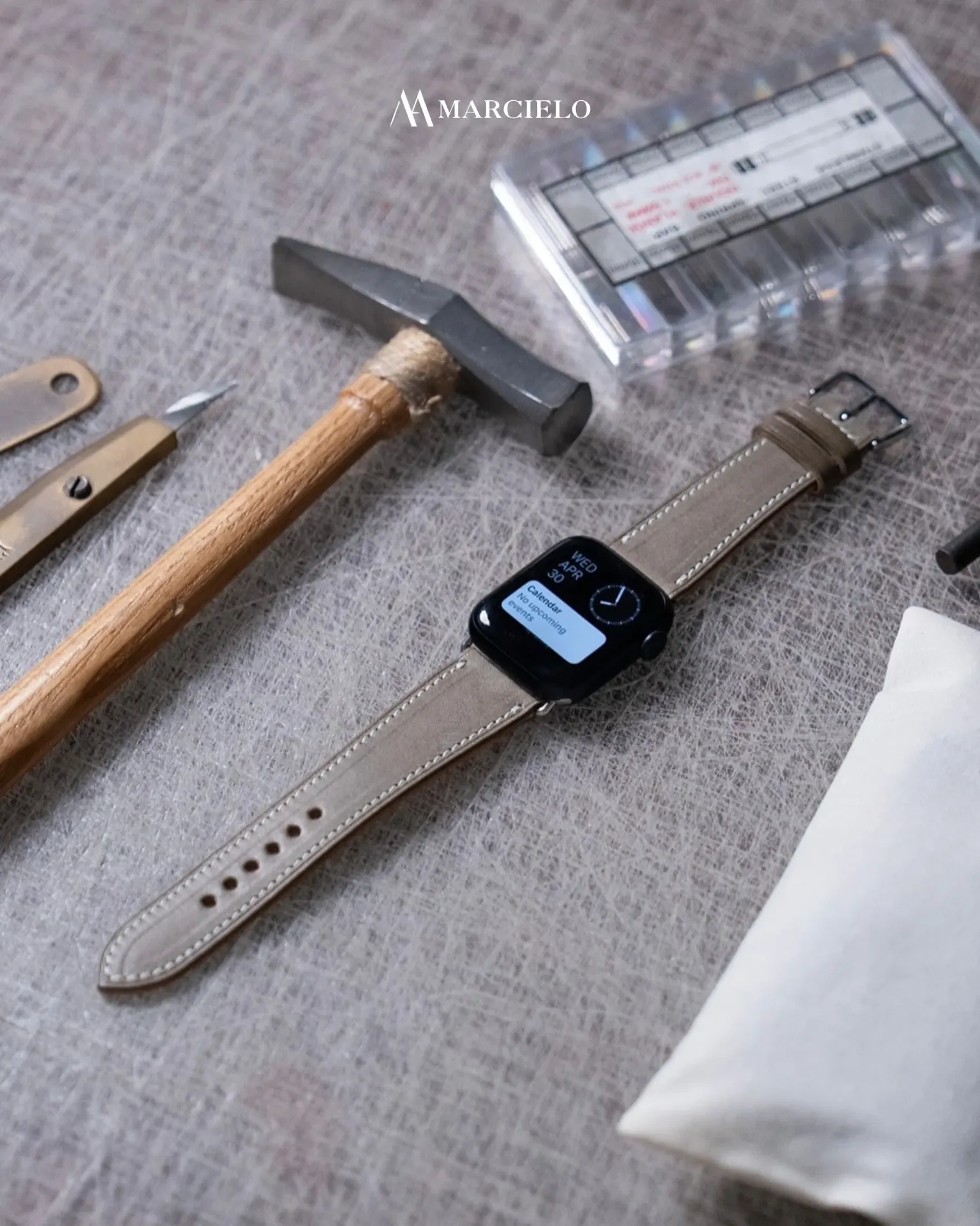 Dây đồng hồ Apple Watch màu Xám