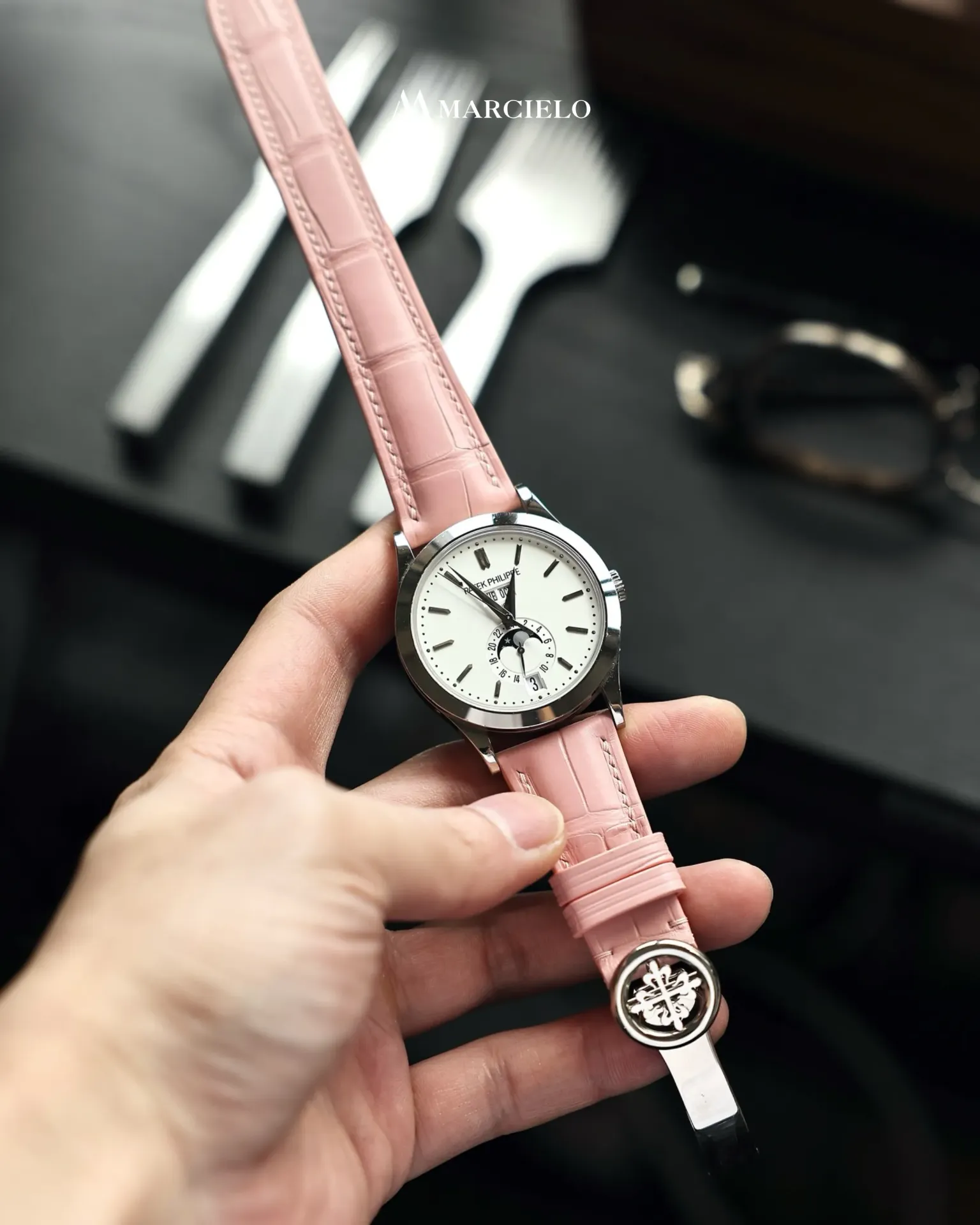 Dây đồng hồ thủ công - Patek Philippe Annual Calendar - Da Cá Sấu - Màu Hồng