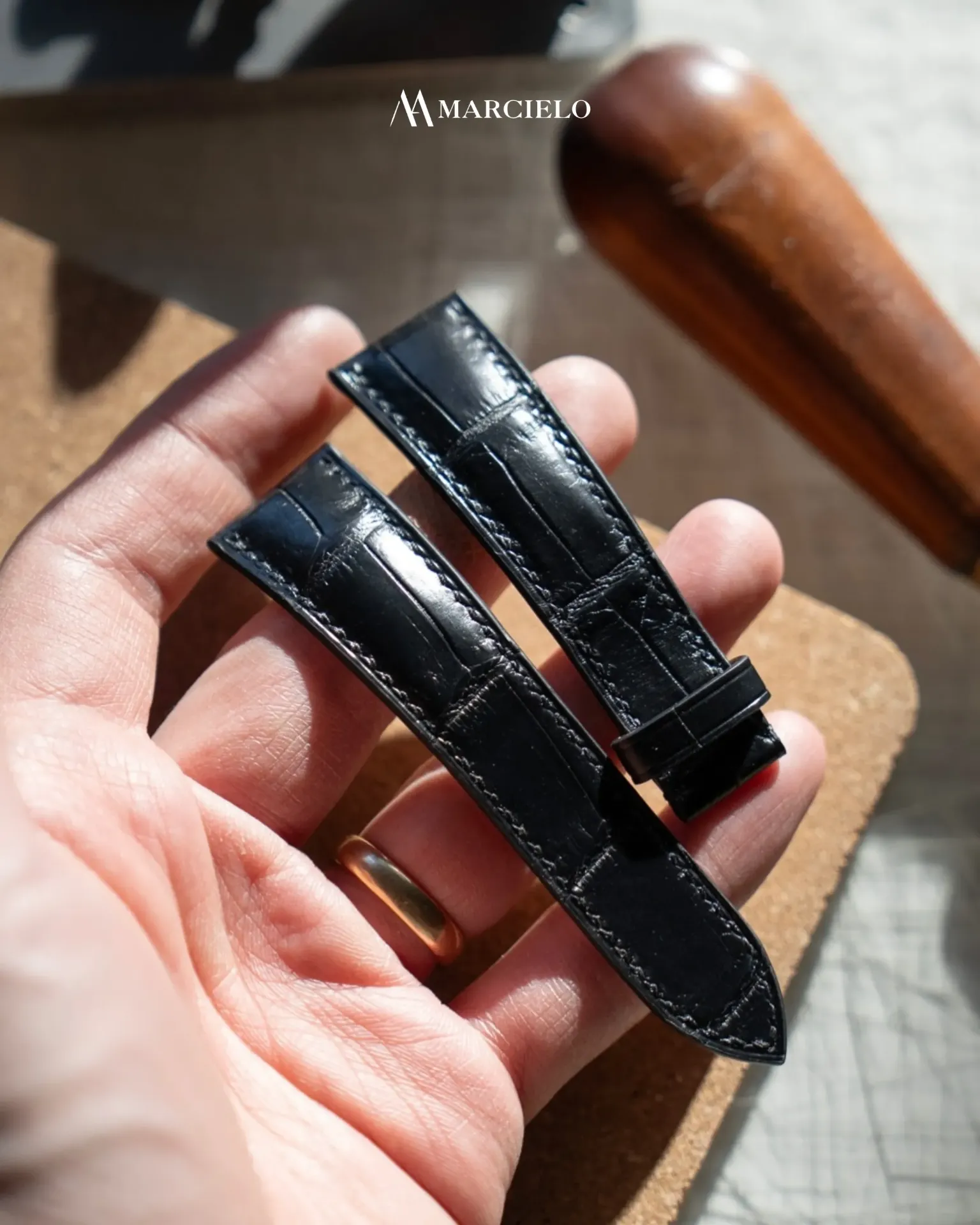 Dây đồng hồ thủ công - Patek Philippe World Time - Da Cá Sấu - Màu Đen